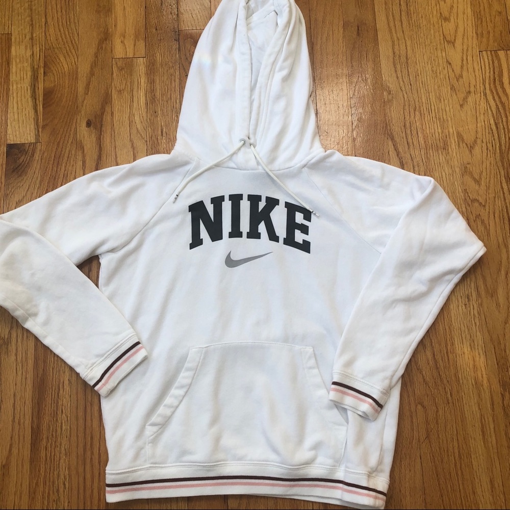 NWOT Nike varsity hoodie w/ kangaroo pockets
